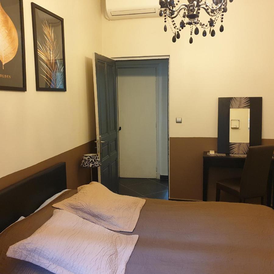 Appartement Intra Muros 8 Personnes Climatise Wifi Stationnement Facile Avinyon Dış mekan fotoğraf